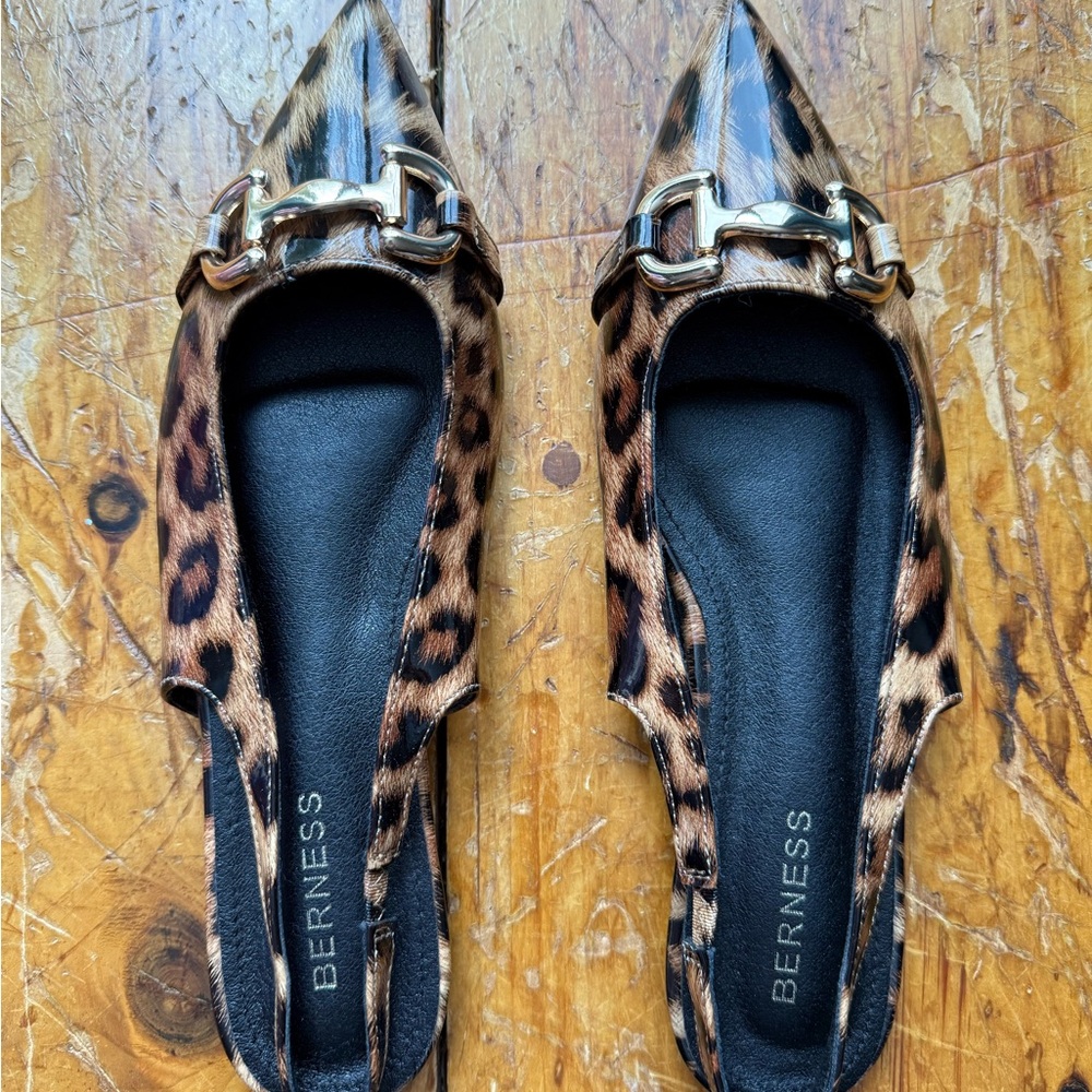 Berness Leopard Print Flats with Gold Chain